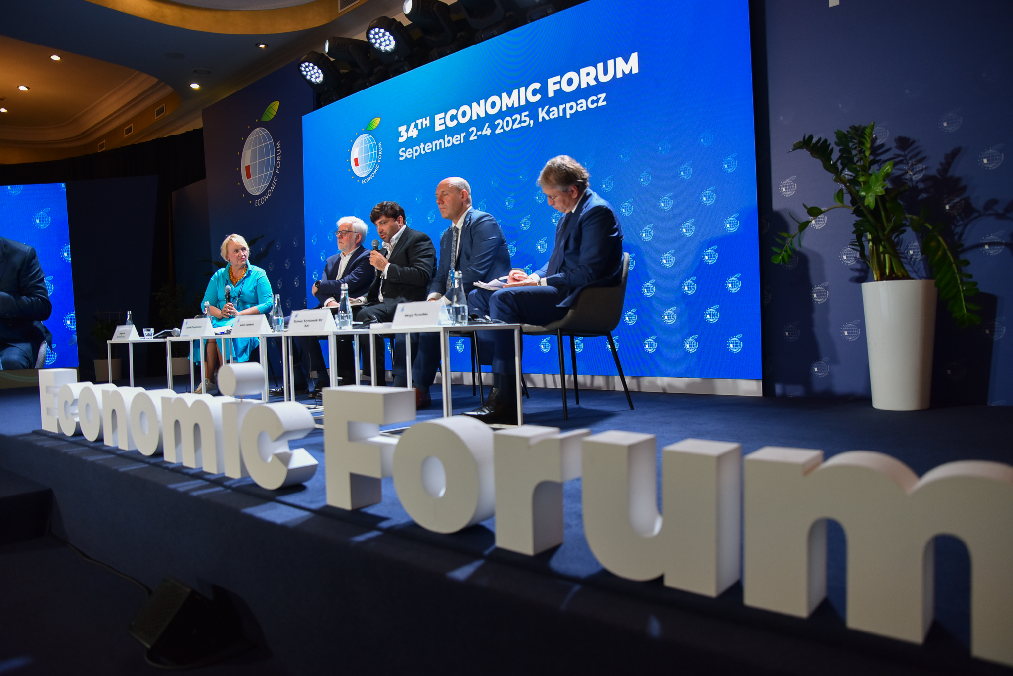 Debaty i wystąpienia